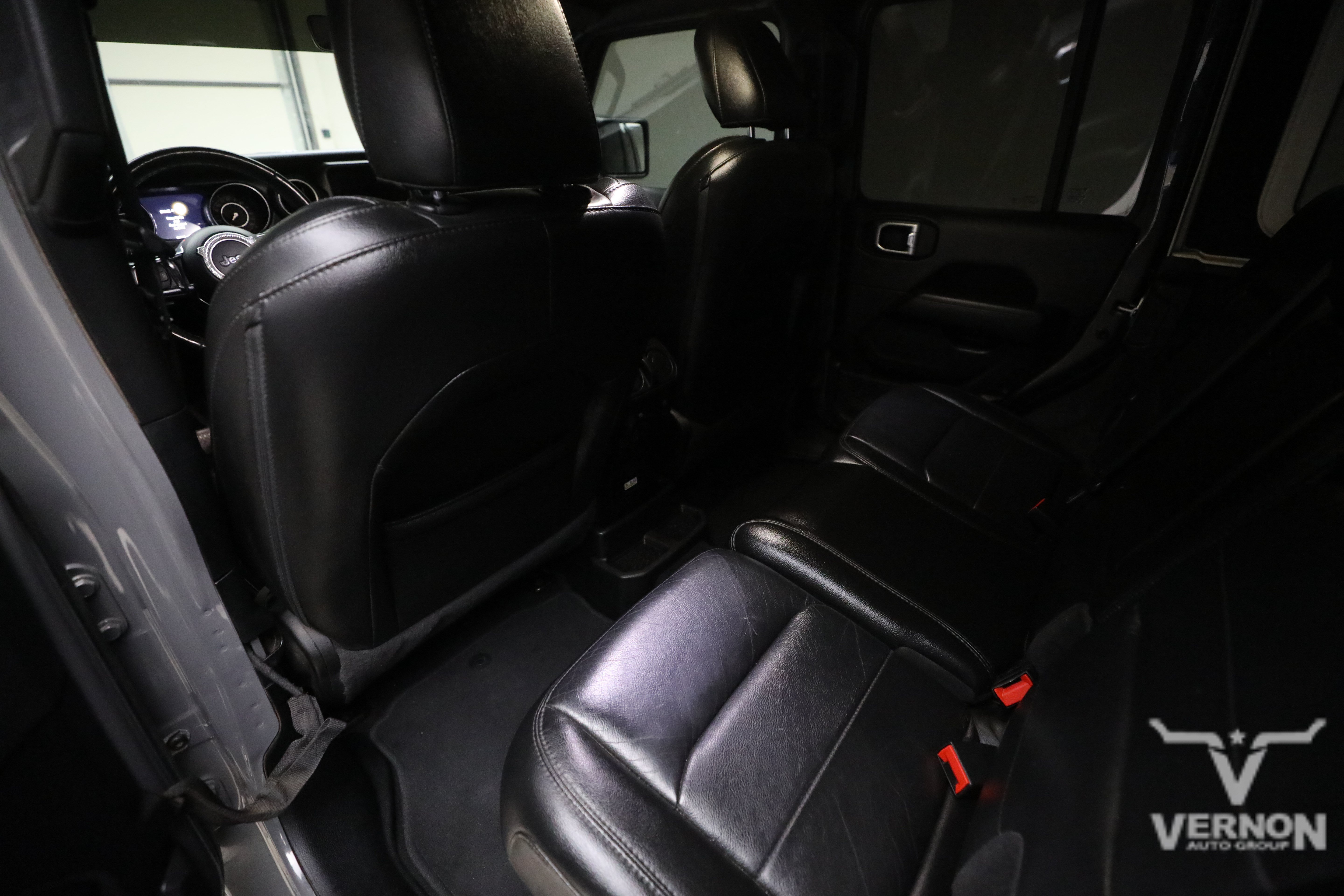 Used 2020 Jeep Wrangler Unlimited Sahara AWD/4WD image 9
