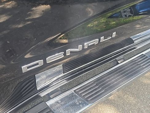 Used 2024 GMC Sierra 1500 Denali w/ Technology Package AWD/4WD image 11