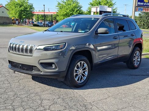 Used 2021 Jeep Cherokee Latitude Lux w/ Comfort/Convenience Group AWD/4WD image 3