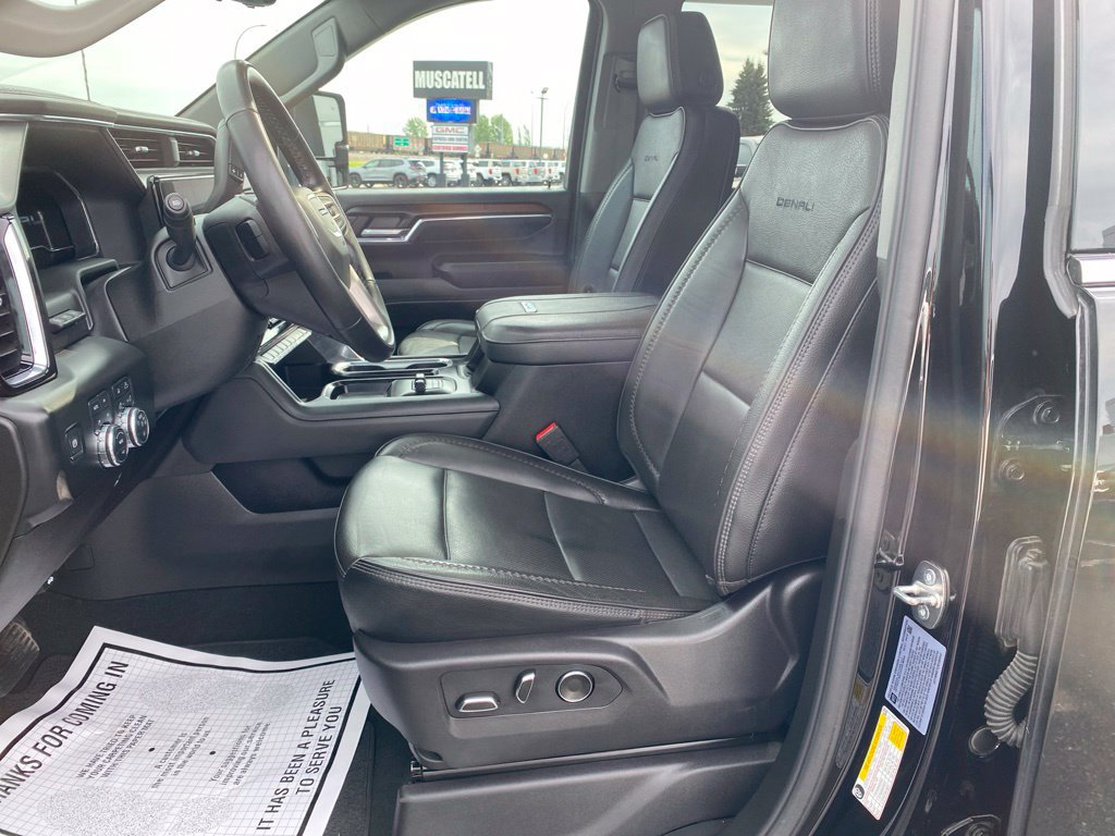 Used 2024 GMC Sierra 3500 Denali w/ Denali Reserve Package AWD/4WD image 9