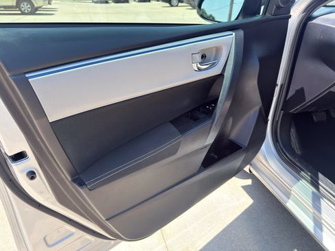 Used 2016 Toyota Corolla LE FWD image 23