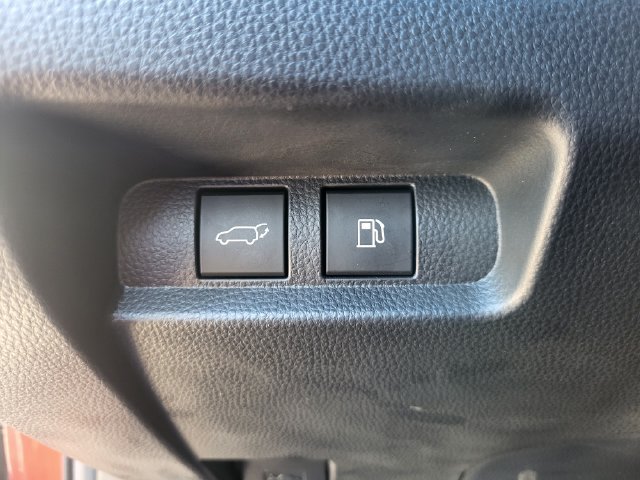 Used 2025 Toyota Crown Signia AWD/4WD image 23