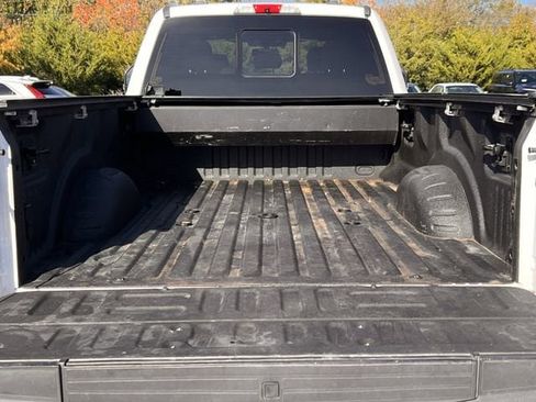 Used 2022 Ford F450 Platinum w/ FX4 Off-Road Package image 31