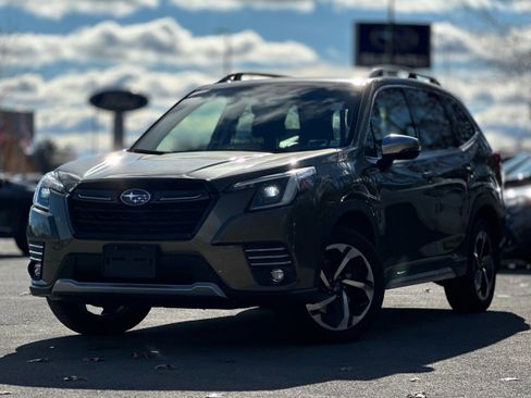 Used 2022 Subaru Forester Touring image 1