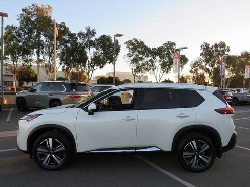 Used 2021 Nissan Rogue SL w/ Premium Package image 7