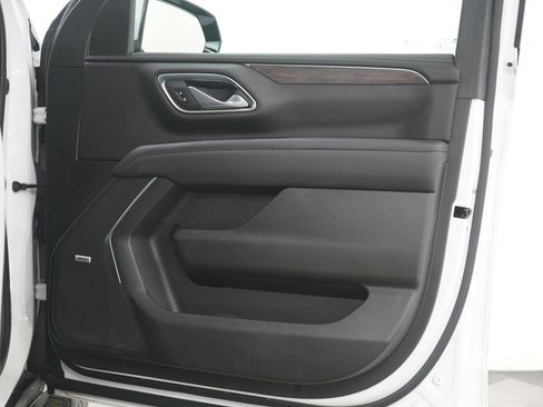 Used 2021 Chevrolet Tahoe Z71 image 12