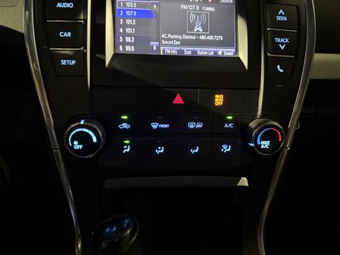 Used 2017 Toyota Camry SE w/ Moonroof Package FWD image 23