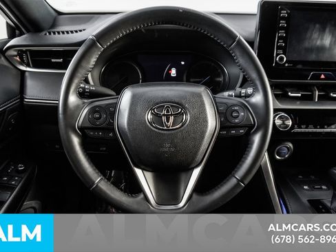 Used 2022 Toyota Venza XLE image 25