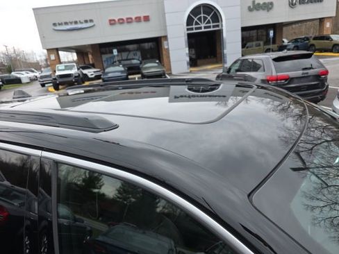 Used 2024 Jeep Grand Cherokee Summit AWD/4WD image 30