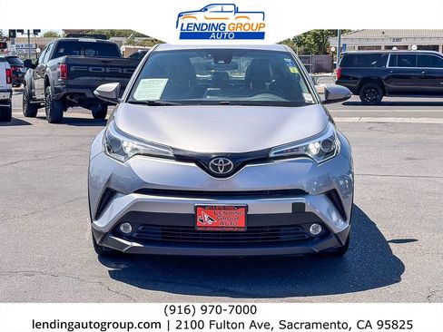 Used 2019 Toyota C-HR Limited FWD image 6