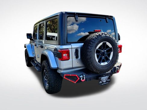 Used 2018 Jeep Wrangler Unlimited Sahara image 6