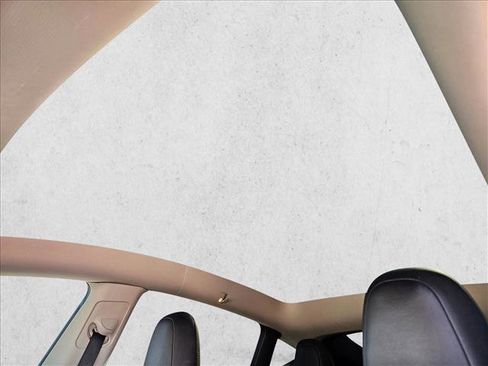 Used 2023 Tesla Model Y Performance image 16