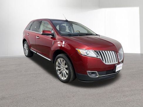 Used 2013 Lincoln MKX AWD image 3
