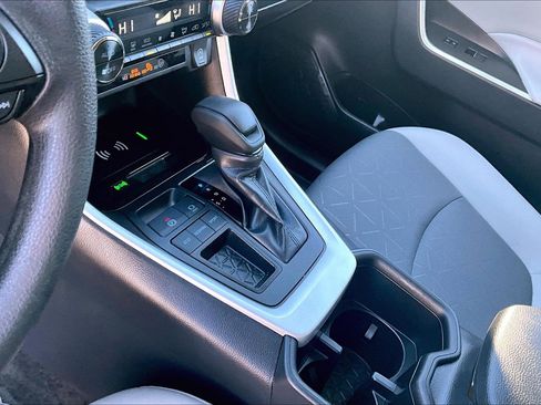 Used 2025 Toyota RAV4 XLE image 16