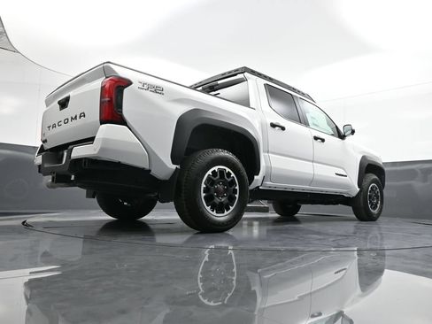Certified 2024 Toyota Tacoma TRD Off-Road w/ TRD Off Road Premium Package AWD/4WD image 28