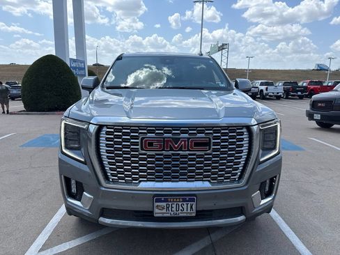 Used 2024 GMC Yukon Denali w/ Advanced Technology Package AWD/4WD image 2