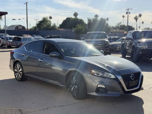 Used 2020 Nissan Altima 2.5 SL FWD image 3