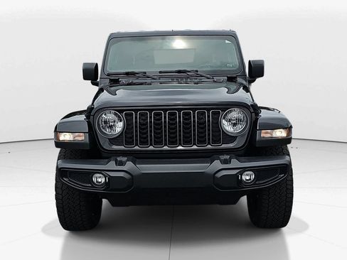 Used 2025 Jeep Gladiator Sport AWD/4WD image 12