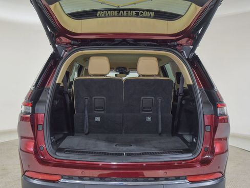 Used 2022 Jeep Grand Cherokee L Limited image 14