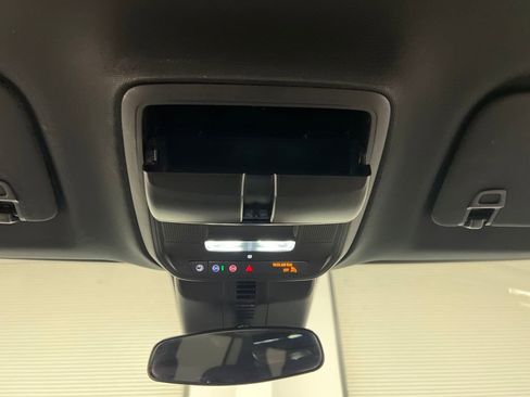 Used 2024 Chevrolet Traverse LT image 68