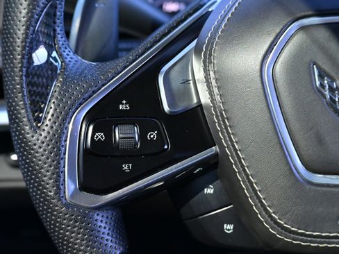 Used 2021 Chevrolet Corvette Stingray Premium Conv w/ Z51 Performance Package image 21