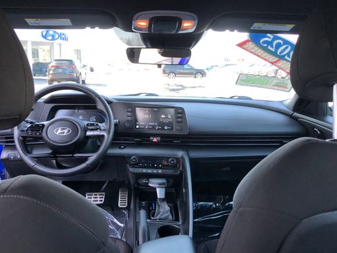Certified 2025 Hyundai Elantra Sport image 24