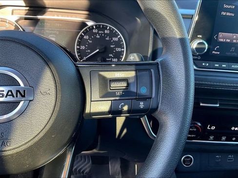 Used 2021 Nissan Rogue SV image 11