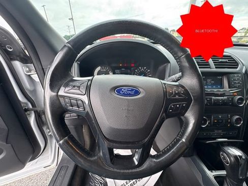 Used 2018 Ford Explorer XLT FWD image 14