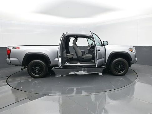 Used 2020 Toyota Tacoma SR w/ SX Package image 27