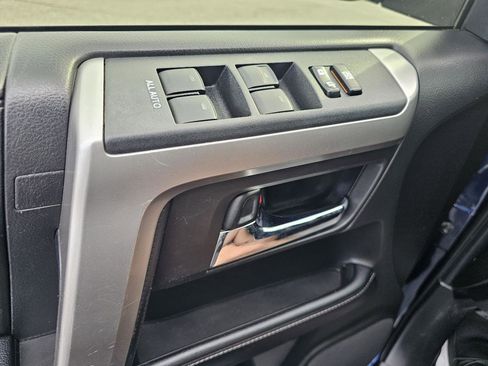 Used 2017 Toyota 4Runner SR5 image 17