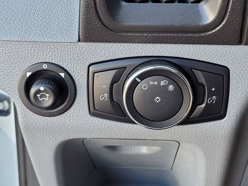Used 2018 Ford Transit 350 XLT RWD image 15