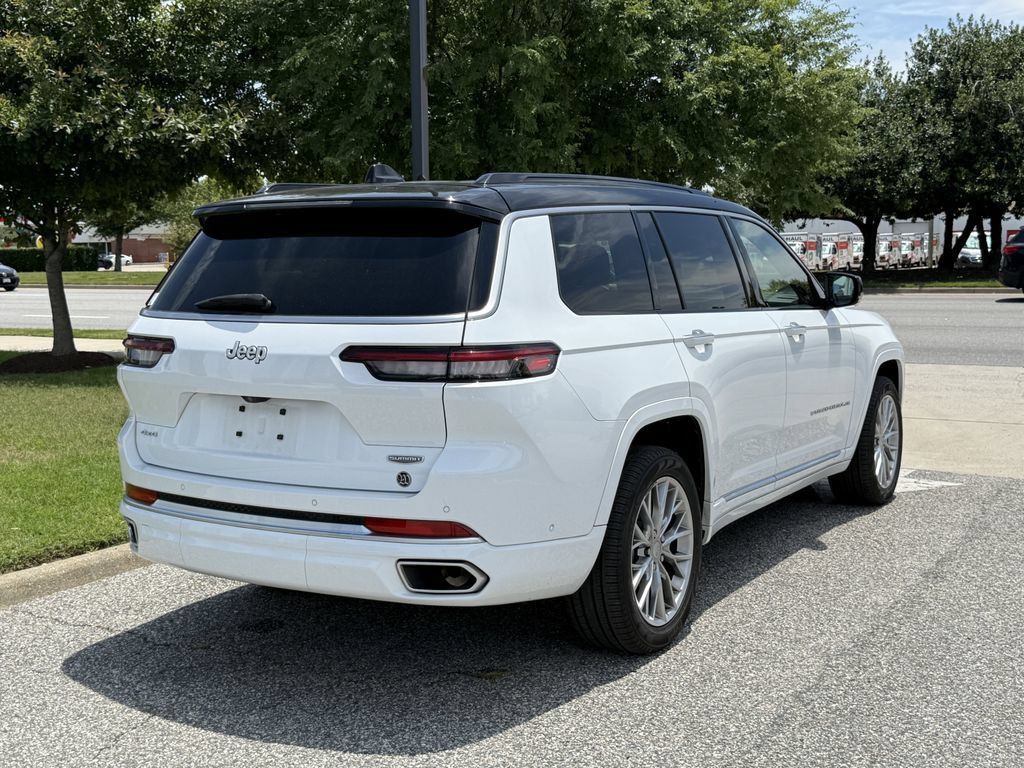 Used 2024 Jeep Grand Cherokee L Summit w/ Luxury Tech Group V AWD/4WD image 14