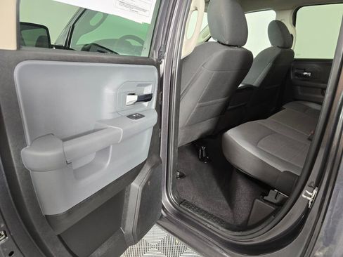 Used 2024 RAM 1500 Classic SLT image 32