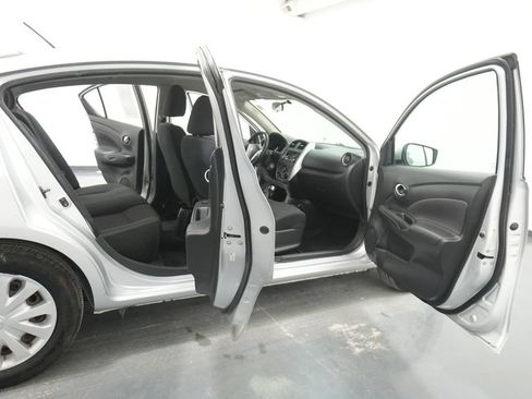 Used 2017 Nissan Versa SV FWD image 23