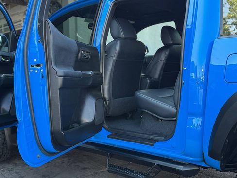 Used 2019 Toyota Tacoma TRD Pro AWD/4WD image 5