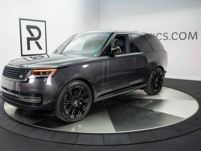 Used 2025 Land Rover Range Rover SE