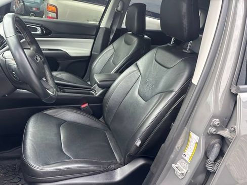 Used 2022 Jeep Compass Limited AWD/4WD image 10