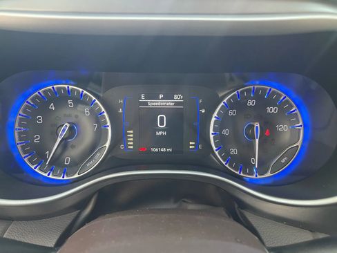 Used 2018 Chrysler Pacifica Touring Plus image 18