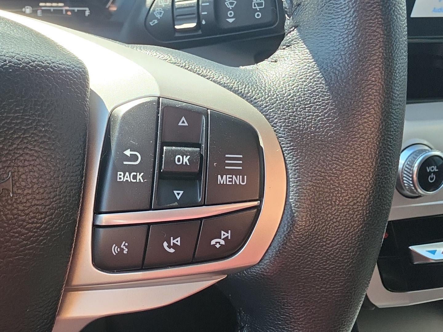 Used 2023 Ford Explorer XLT AWD/4WD image 37