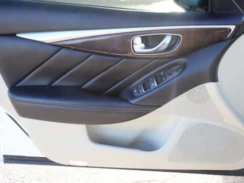 Used 2018 INFINITI Q50 Luxe w/ Essential Package (3.0T Luxe) image 12