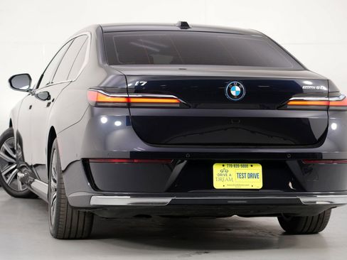 Used 2024 BMW i7 eDrive50 w/ Premium Package image 6
