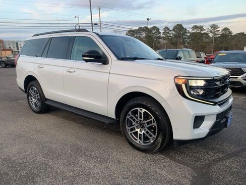 Used 2025 Ford Expedition Active image 1
