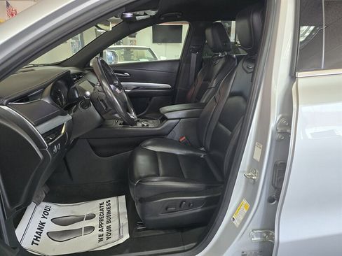 Used 2020 Cadillac XT4 Premium Luxury image 9