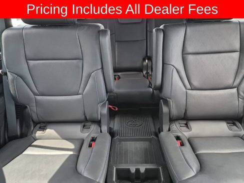 Used 2025 Toyota Sequoia Platinum AWD/4WD image 10