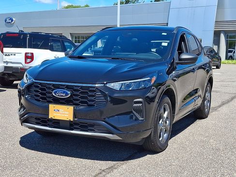 Certified 2024 Ford Escape ST-Line w/ Tech Pack #1 AWD/4WD image 4