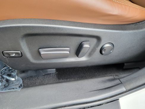 Used 2018 Toyota Highlander Limited w/ Protection Package #3 image 17