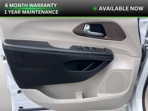 Used 2022 Chrysler Voyager LX image 26