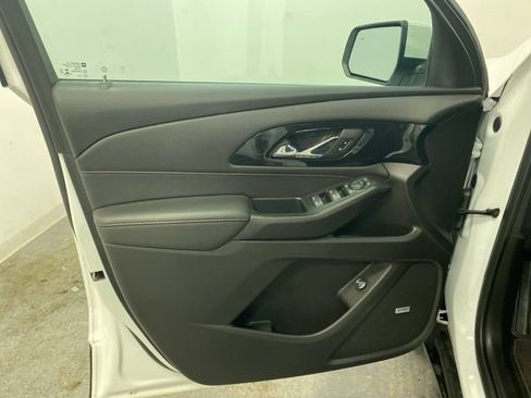 Used 2023 Chevrolet Traverse RS AWD/4WD image 22