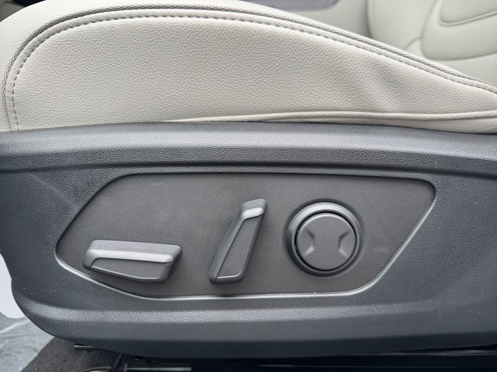 New 2026 Hyundai Tucson Limited AWD/4WD image 24