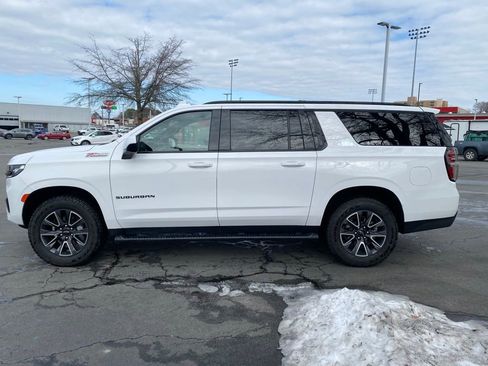Used 2023 Chevrolet Suburban Z71 image 4